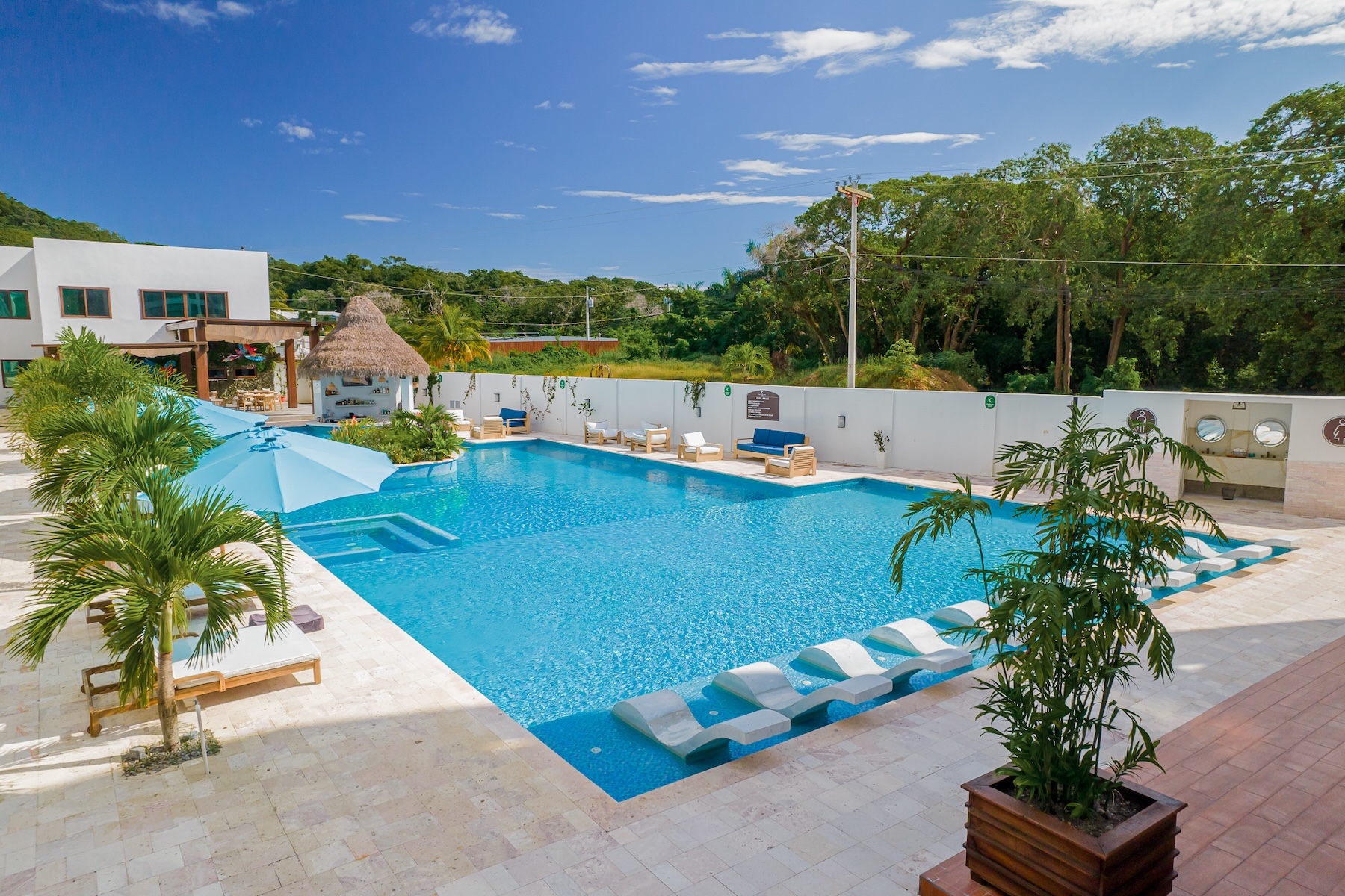 Top Floor Condo at Acqua di Mare, West Bay - 物件實景