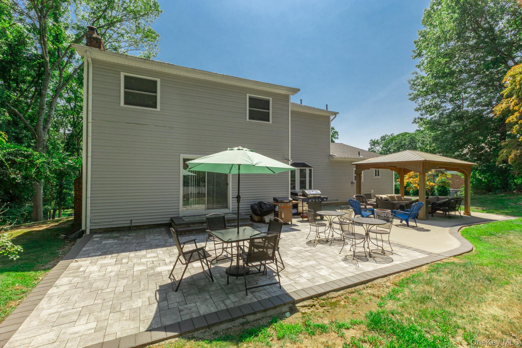 Smithtown, New York, 11787, United States, 4 Bedrooms Bedrooms, ,3 BathroomsBathrooms,Residential,For Sale,1907417