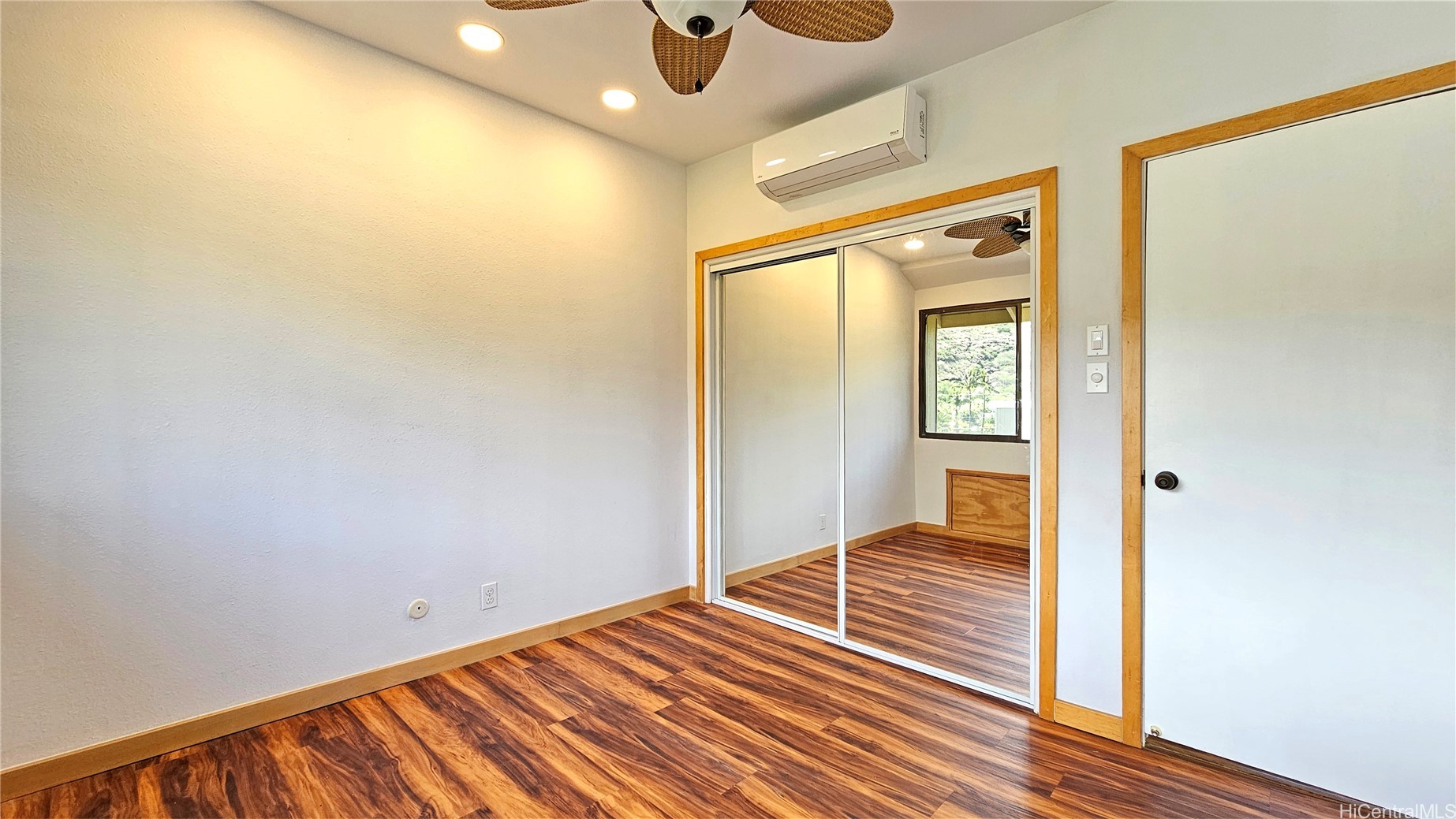 Honolulu, Hawaii, 96821, United States, 2 Bedrooms Bedrooms, ,3 BathroomsBathrooms,Residential,For Sale,1838475