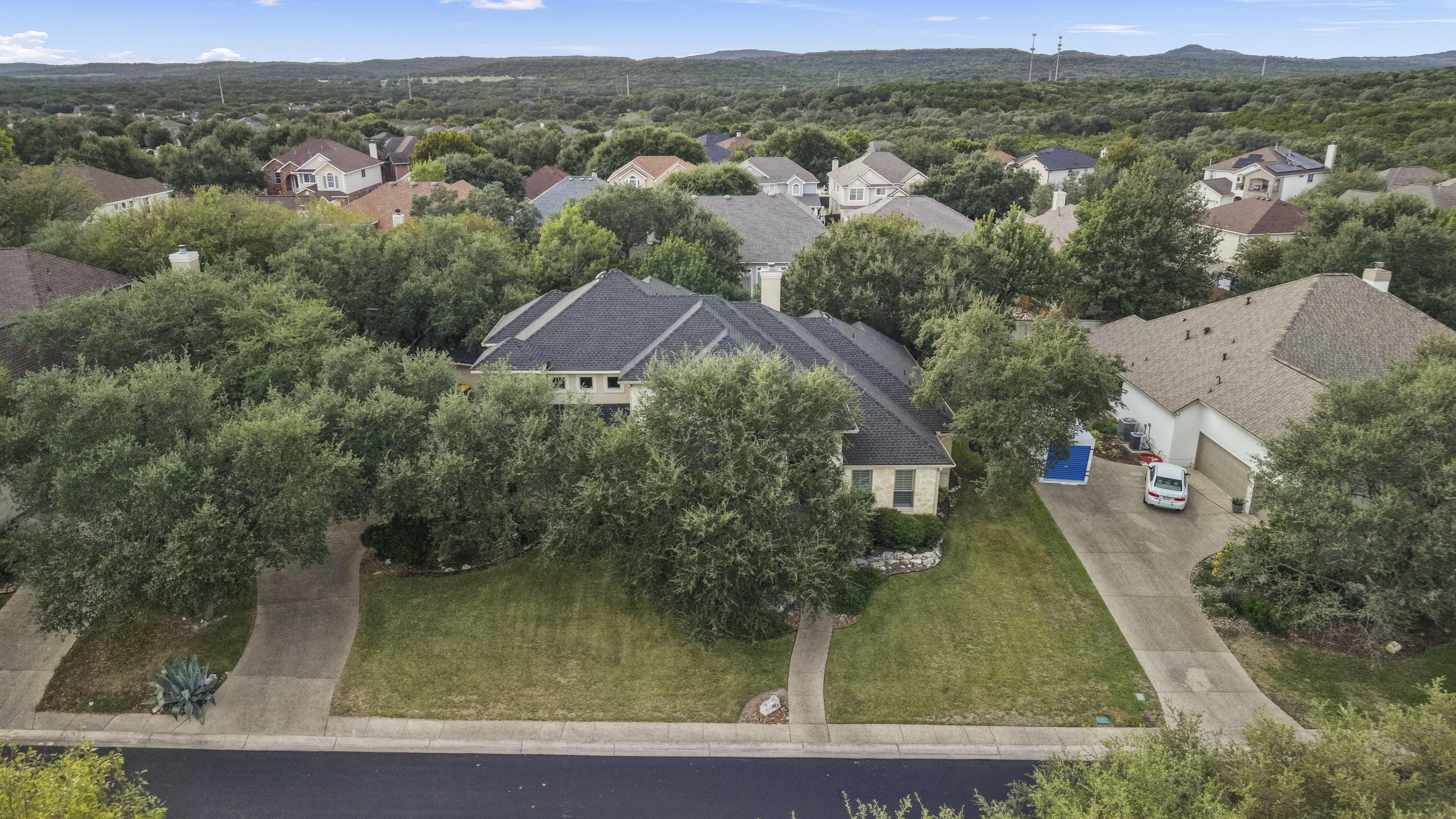  Private 5 Bedroom Oasis with Pool  Heights of Stone Oak - 物件實景
