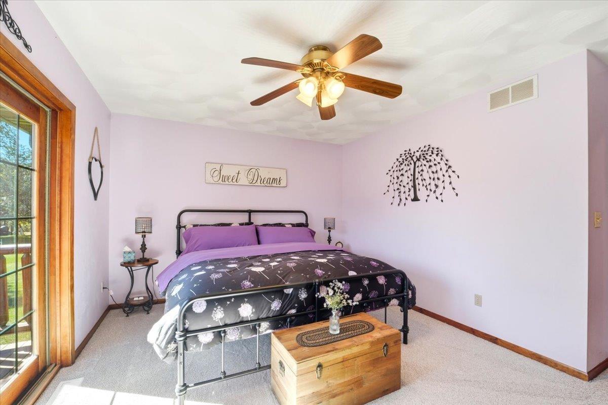 Independence, Iowa, 50644, United States, 3 Bedrooms Bedrooms, ,2 BathroomsBathrooms,Residential,For Sale,1982110