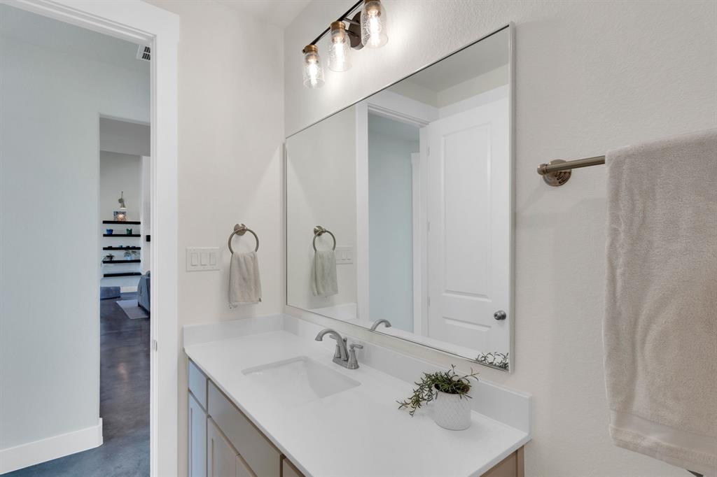 Waxahachie, Texas, 75167, United States, 4 Bedrooms Bedrooms, ,2 BathroomsBathrooms,Residential,For Sale,1975202