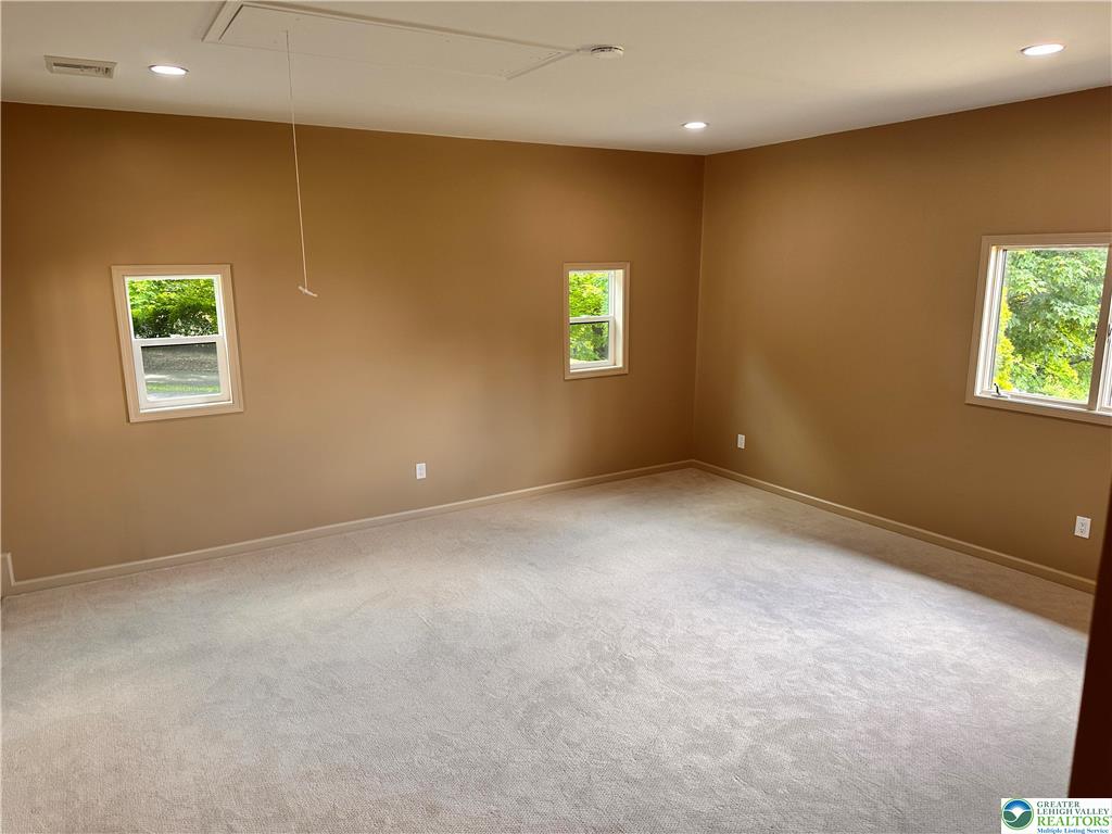 Washington Twp, Pennsylvania, 18080, United States, 3 Bedrooms Bedrooms, ,3 BathroomsBathrooms,Residential,For Sale,1984610