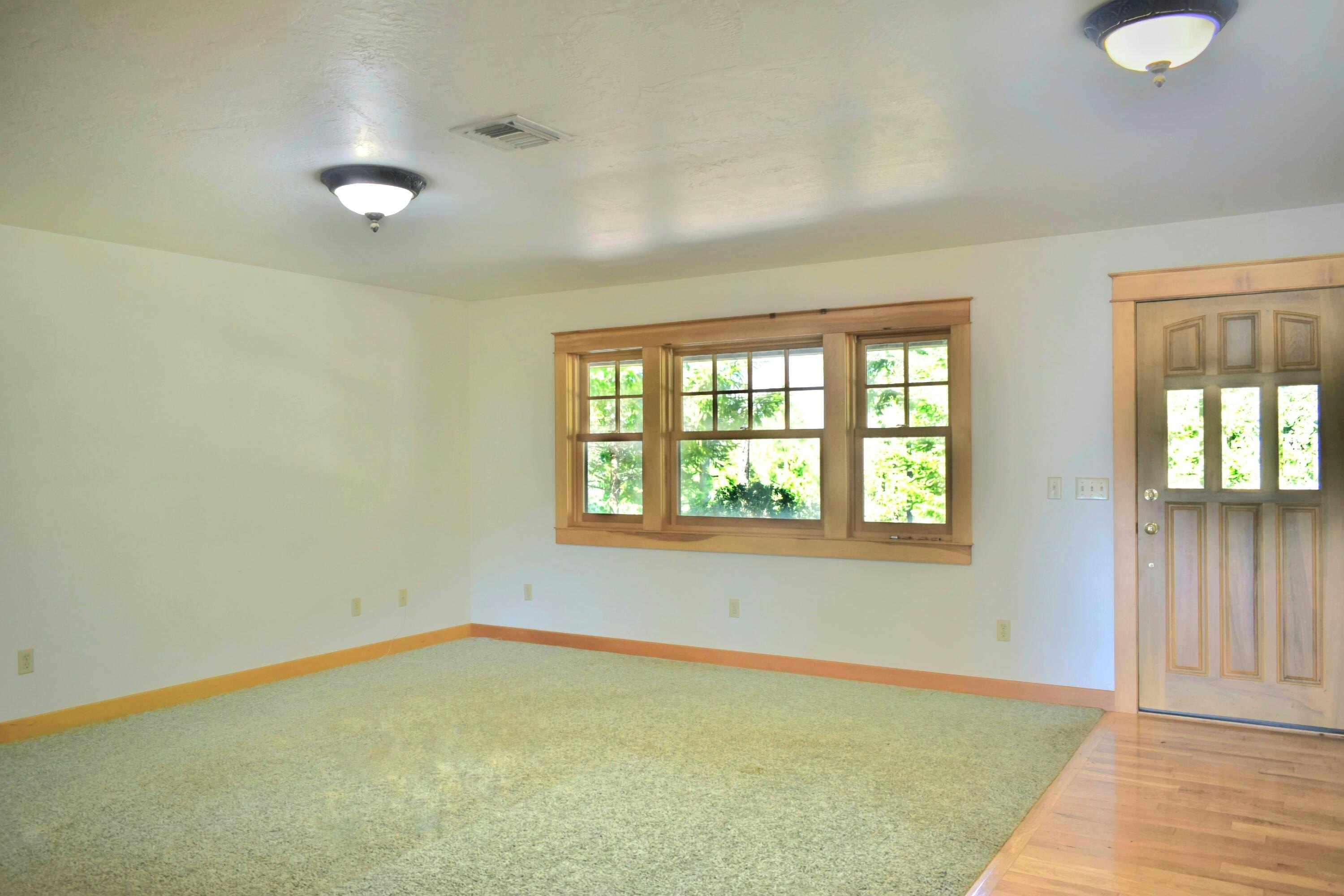 Cave Junction, Oregon, 97523, United States, 3 Bedrooms Bedrooms, ,3 BathroomsBathrooms,Residential,For Sale,1975674