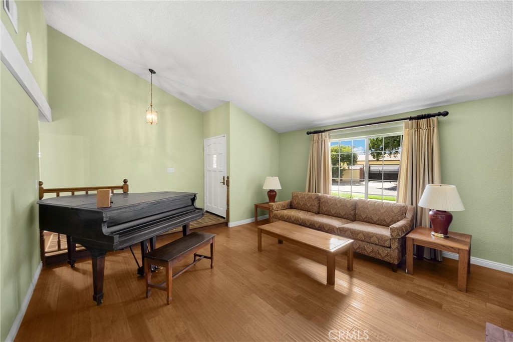 Upland, California, 91786, United States, 5 Bedrooms Bedrooms, ,2 BathroomsBathrooms,Residential,For Sale,1927860
