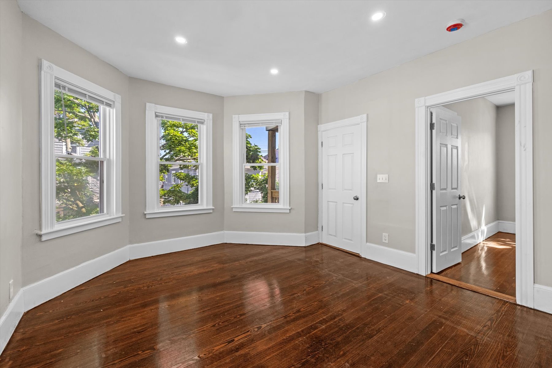  96-98 Clara St, New Bedford, MA, 02744 - 物件實景