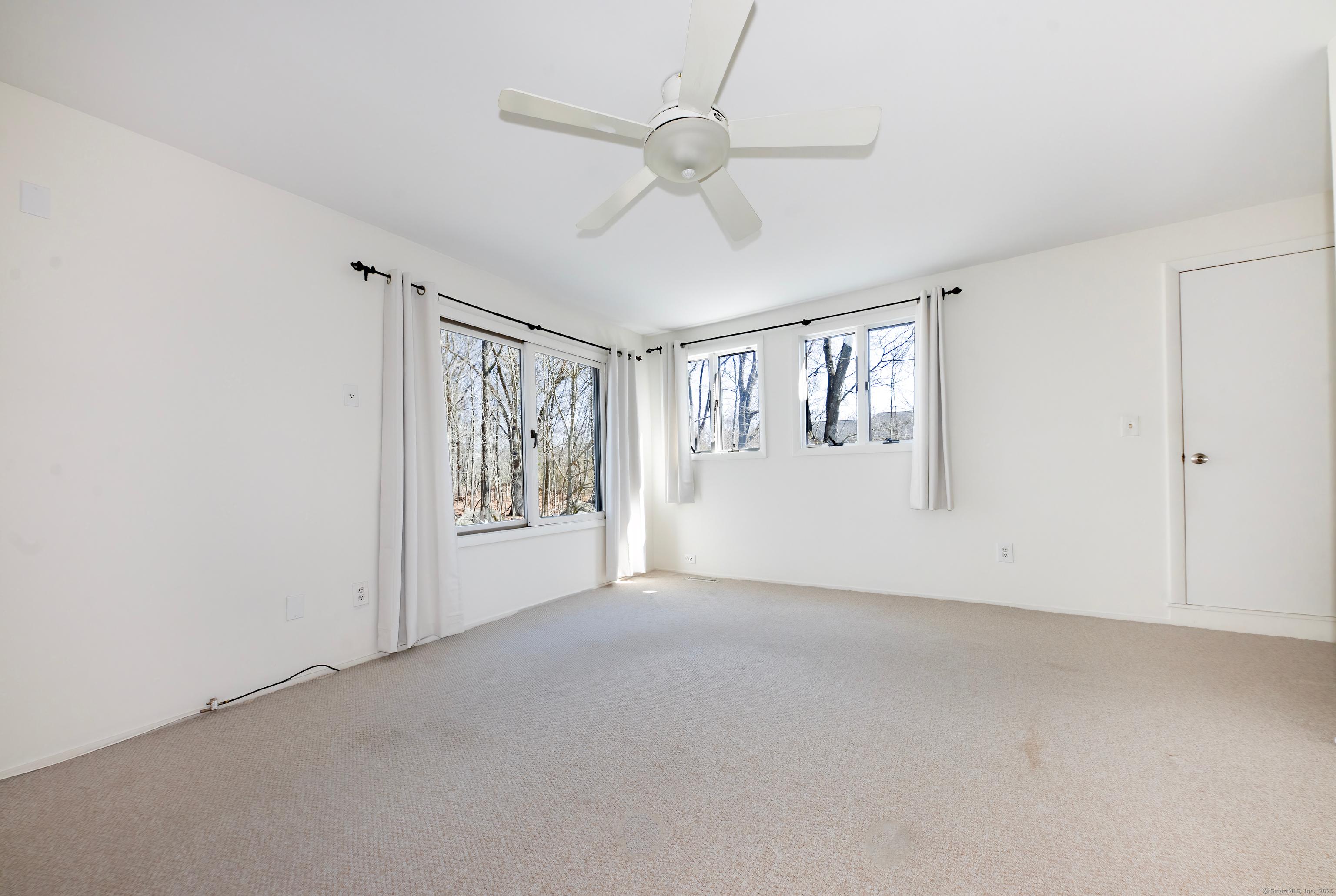 Guilford, Connecticut, 06437, United States, 3 Bedrooms Bedrooms, ,2 BathroomsBathrooms,Residential,For Sale,1935786