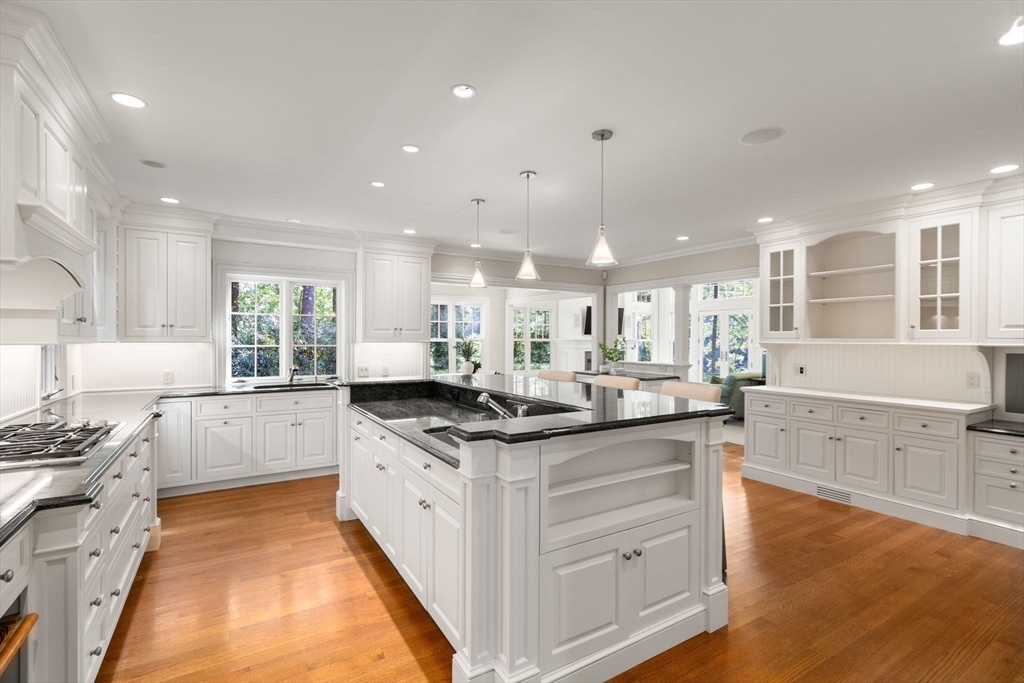 Wellesley, Massachusetts, 02482, United States, 6 Bedrooms Bedrooms, ,8 BathroomsBathrooms,Residential,For Sale,1988336