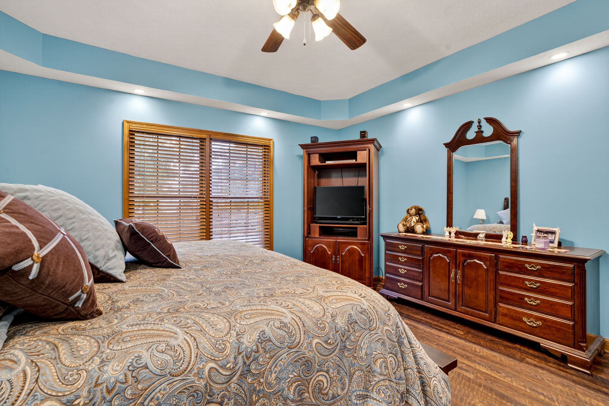 Terre Haute, Indiana, 47802, United States, 4 Bedrooms Bedrooms, ,4 BathroomsBathrooms,Residential,For Sale,1976362