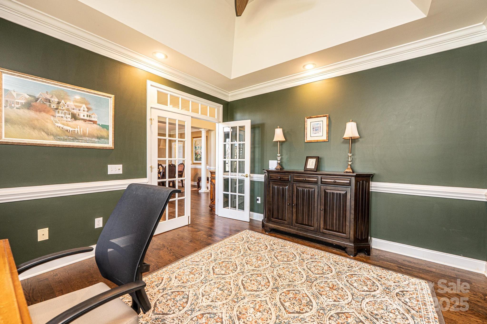 Hickory, North Carolina, 28601, United States, 5 Bedrooms Bedrooms, ,5 BathroomsBathrooms,Residential,For Sale,1758743