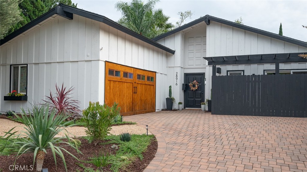 Agoura Hills, California, 91301, United States, 3 Bedrooms Bedrooms, ,1 BathroomBathrooms,Residential,For Sale,1992879