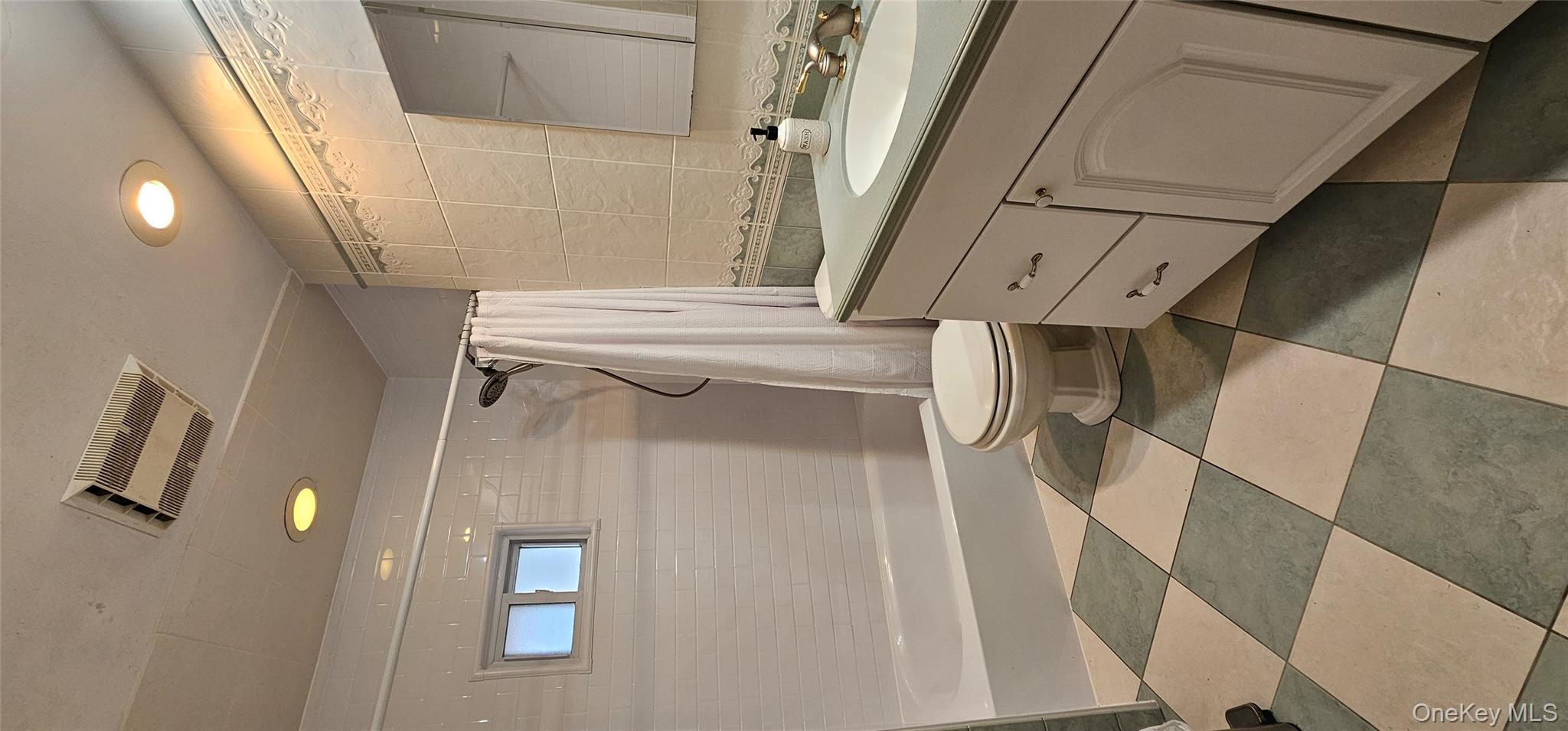 Commack, New York, 11725, United States, 3 Bedrooms Bedrooms, ,2 BathroomsBathrooms,Residential,For Sale,1988061