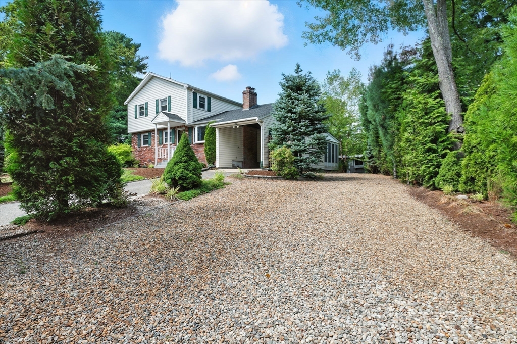 Tewksbury, Massachusetts, 01876, United States, 3 Bedrooms Bedrooms, ,2 BathroomsBathrooms,Residential,For Sale,1938994