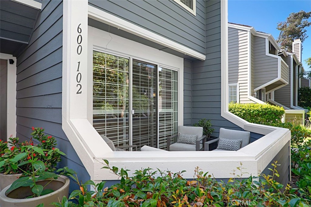 Long Beach, California, 90803, United States, 2 Bedrooms Bedrooms, ,3 BathroomsBathrooms,Residential,For Sale,1917947
