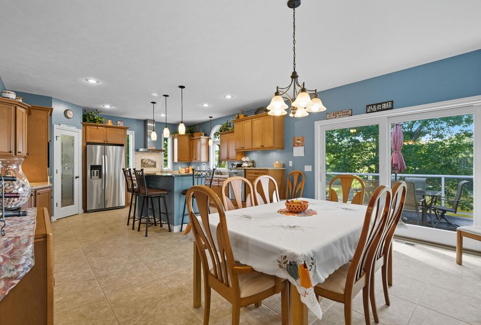 Big Rapids, Michigan, 49307, United States, 3 Bedrooms Bedrooms, ,4 BathroomsBathrooms,Residential,For Sale,1976014