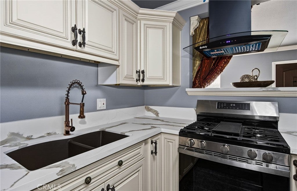 Fontana, California, 92335, United States, 3 Bedrooms Bedrooms, ,1 BathroomBathrooms,Residential,For Sale,2006416