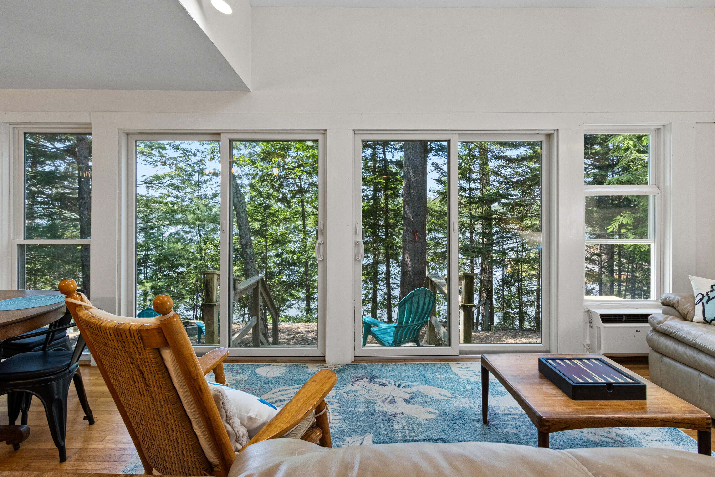 Freeport, Maine, 04032, United States, 2 Bedrooms Bedrooms, ,2 BathroomsBathrooms,Residential,For Sale,1917766