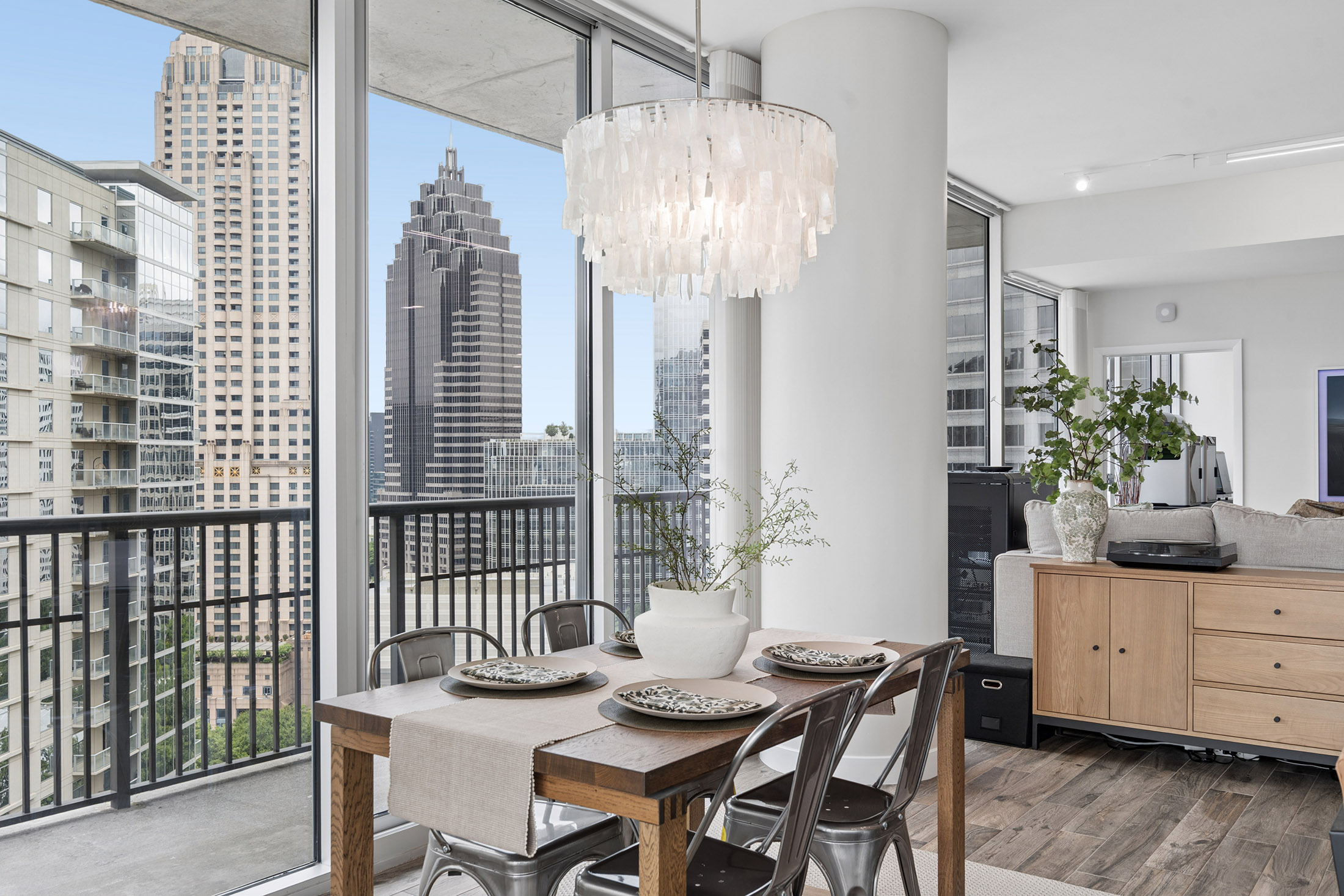  Stunning Southwest Views from Corner Residence at 1010 Midtown - 物件實景
