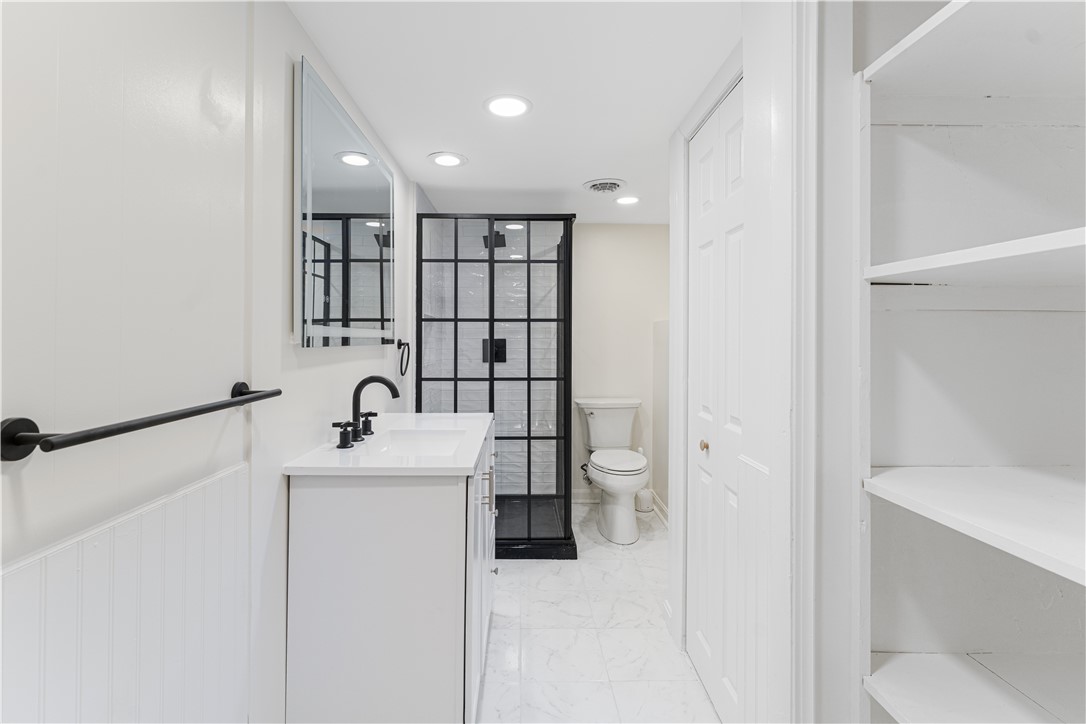 Warwick, Rhode Island, 02886, United States, 4 Bedrooms Bedrooms, ,2 BathroomsBathrooms,Residential,For Sale,1918180