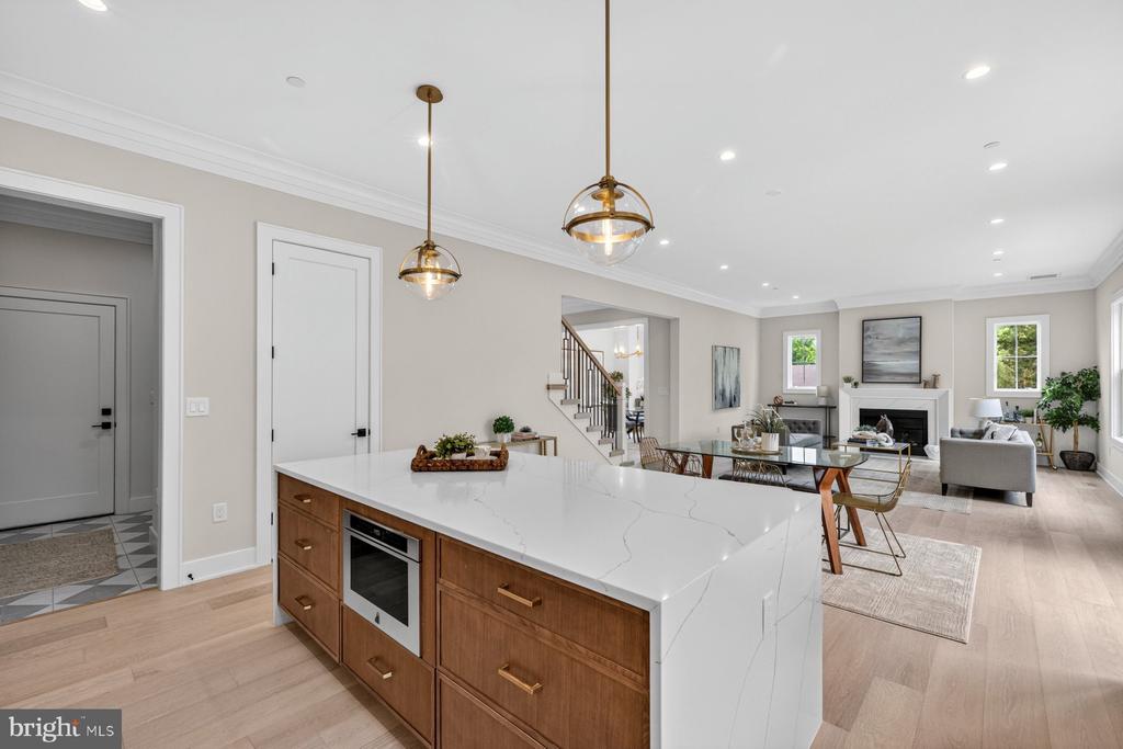 Kensington, Maryland, 20895, United States, 5 Bedrooms Bedrooms, ,5 BathroomsBathrooms,Residential,For Sale,2048532
