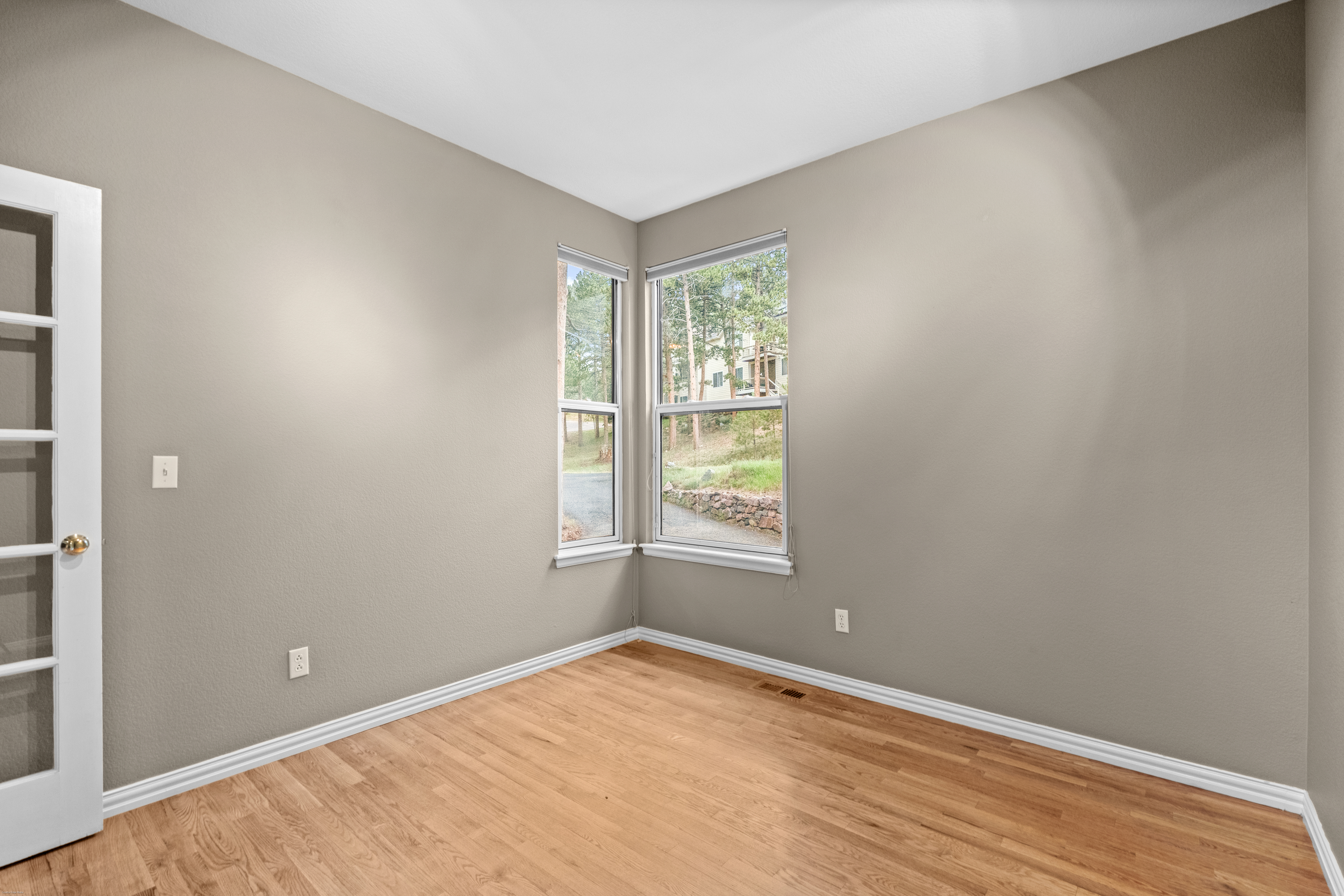  Evergreen Light-Filled Retreat Near Lake Golf Trails & South Deck - 物件實景