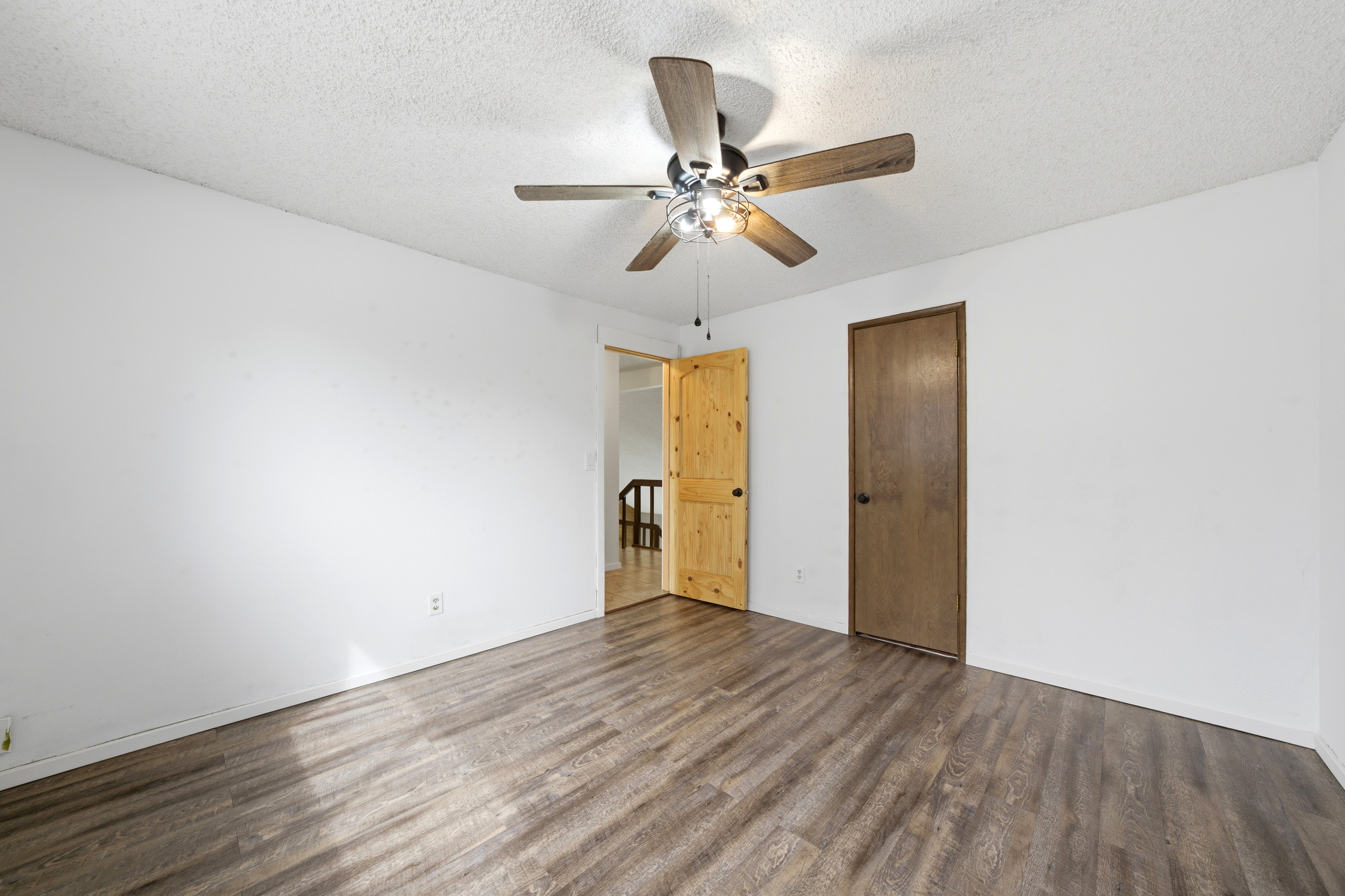  Updated and move in ready - 物件實景