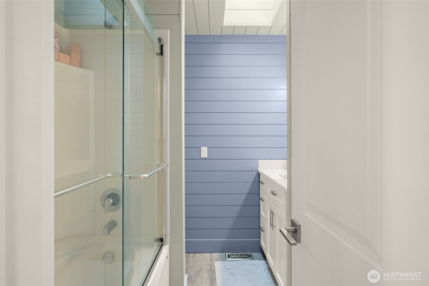 Des Moines, Washington, 98198, United States, 4 Bedrooms Bedrooms, ,2 BathroomsBathrooms,Residential,For Sale,1987867