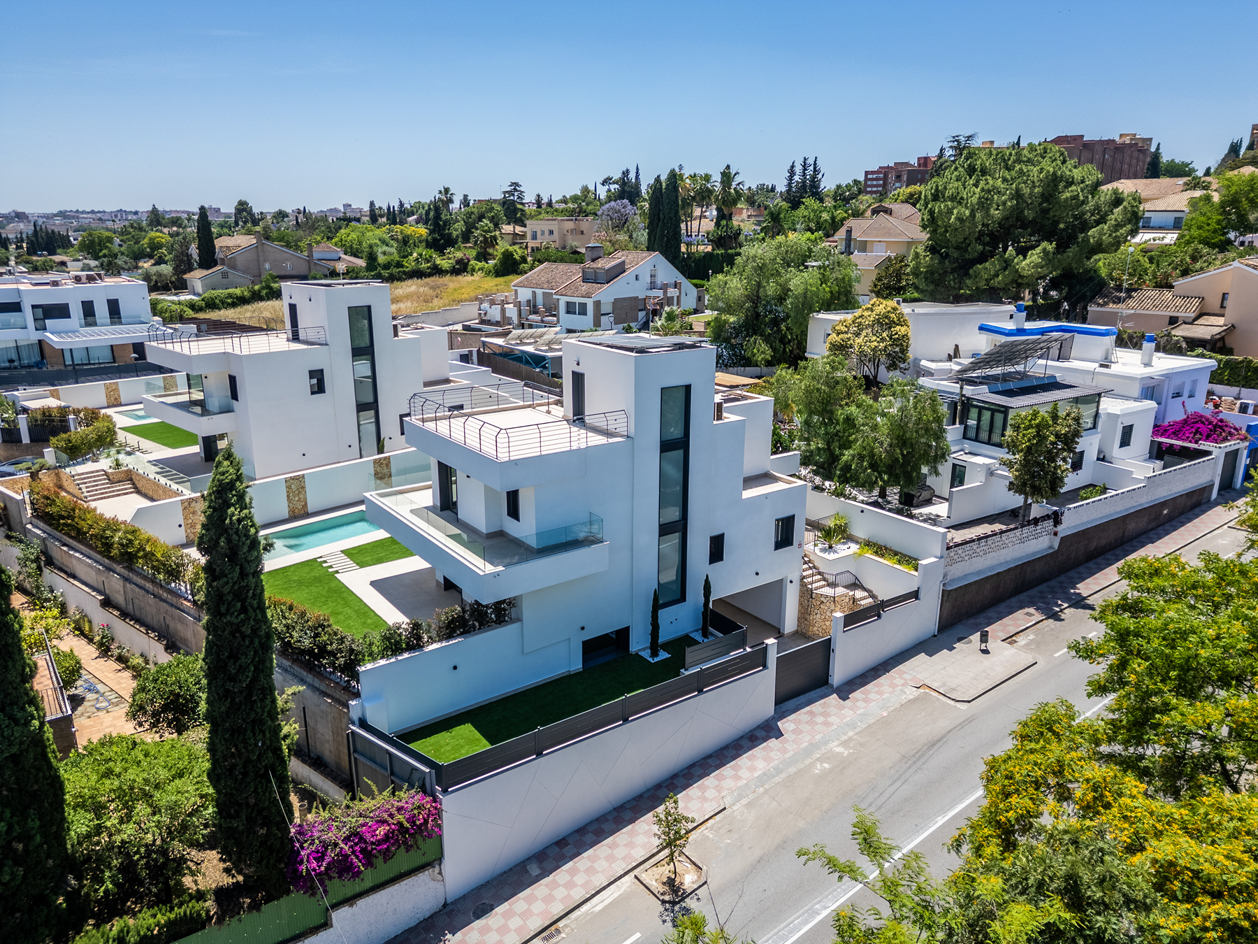  Detached villa with pool in private development in Tomares - 物件實景