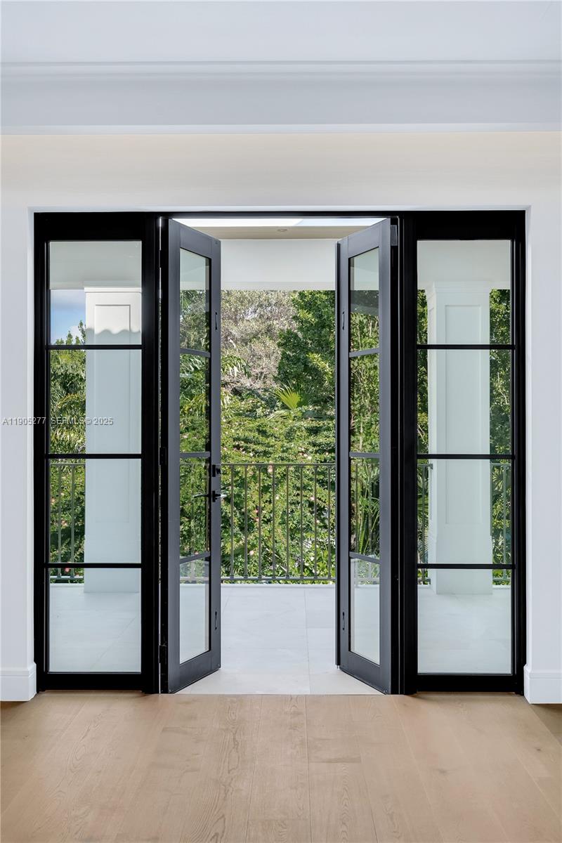 Miami, Florida, 33133, United States, 5 Bedrooms Bedrooms, ,6 BathroomsBathrooms,Residential,For Sale,1996975