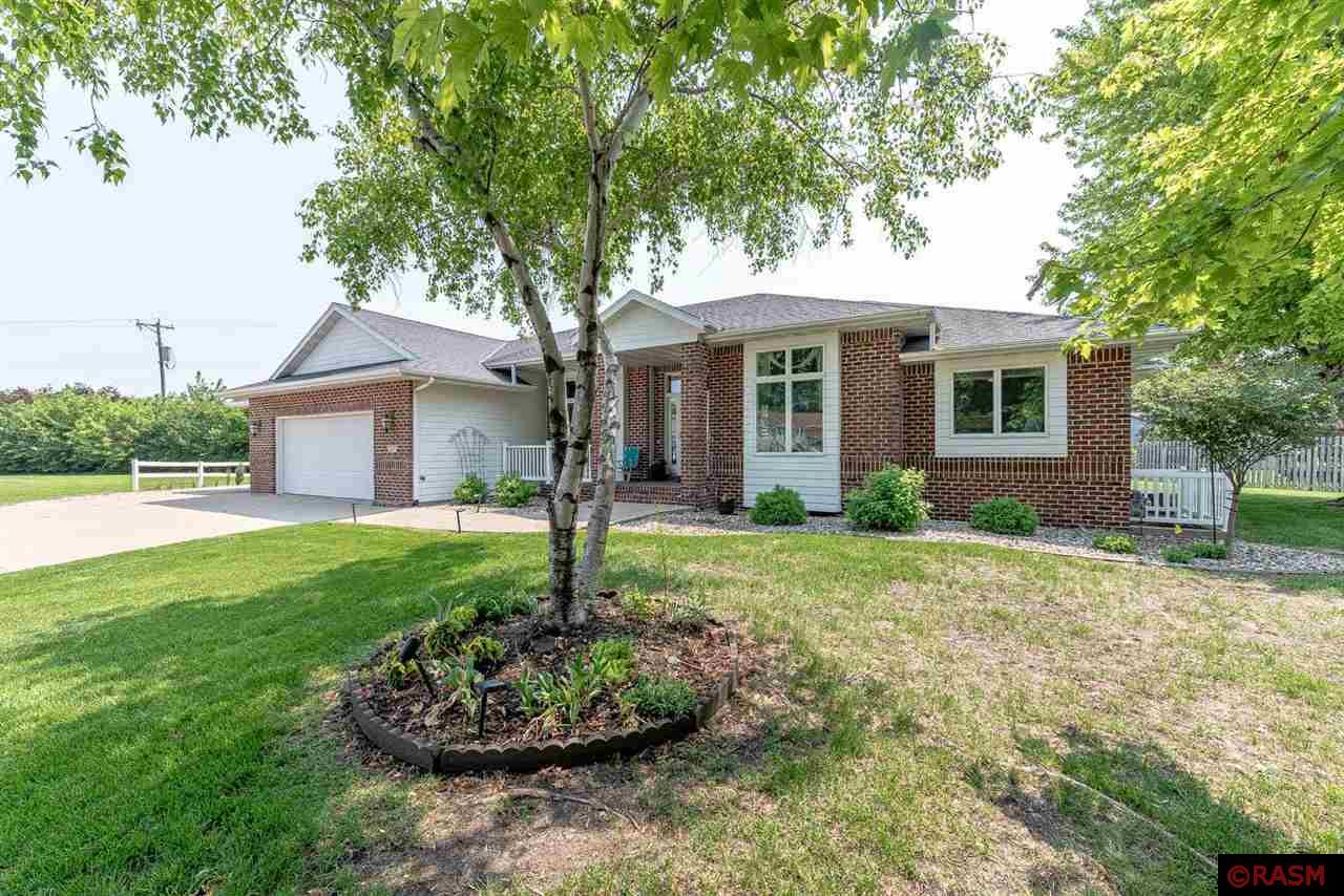 Mankato, Minnesota, 56001, United States, 4 Bedrooms Bedrooms, ,3 BathroomsBathrooms,Residential,For Sale,1879364