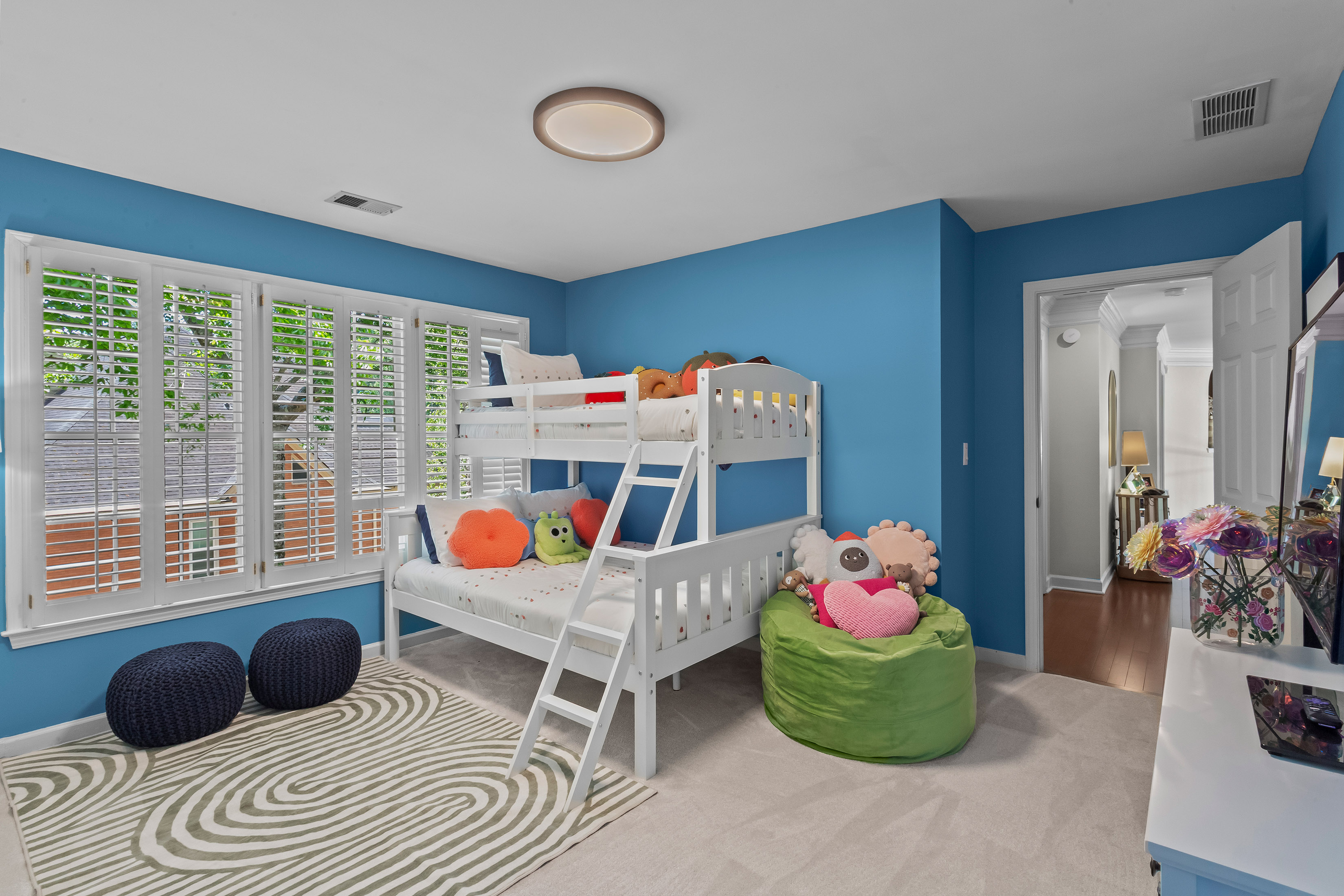  Timeless Elegance in Roswell