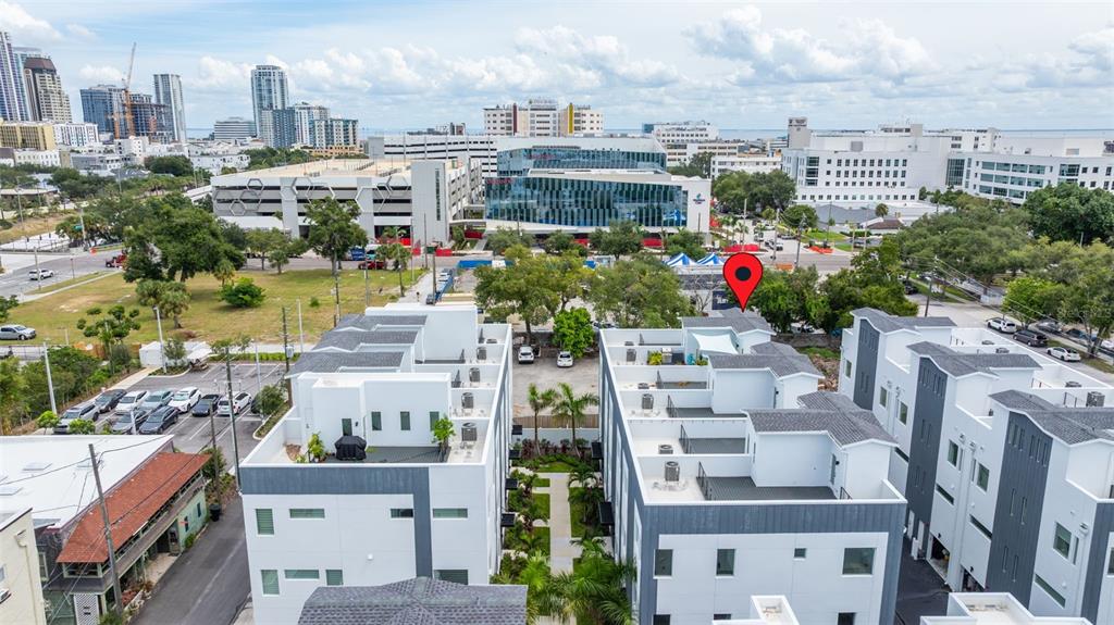 St Petersburg, Florida, 33701, United States, 2 Bedrooms Bedrooms, ,3 BathroomsBathrooms,Residential,For Sale,1994589