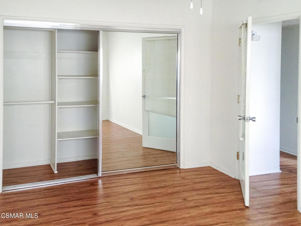 Los Angeles, California, 90066, United States, ,Residential,For Sale,1898424