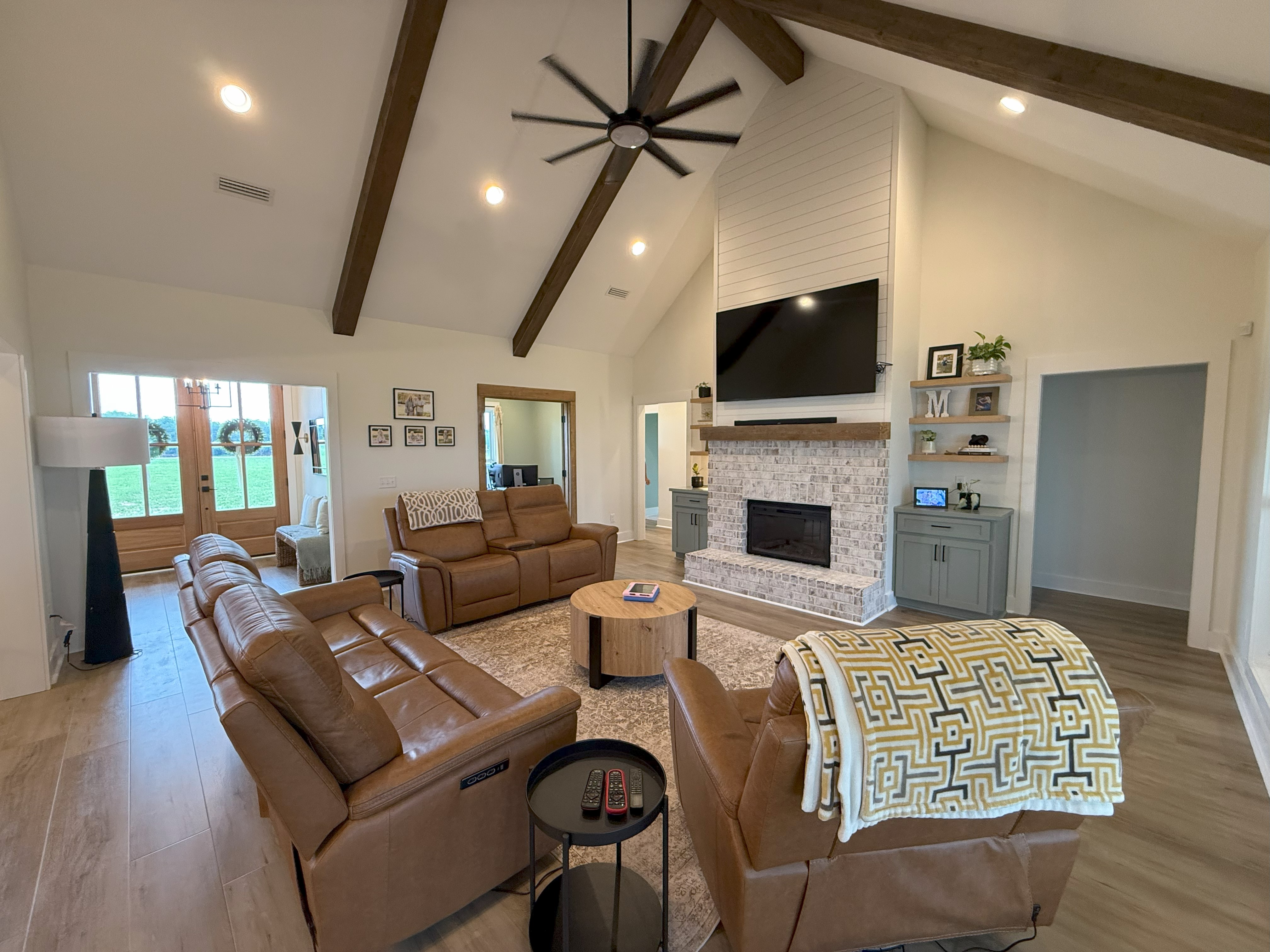 Headland, Alabama, 36345, United States, 4 Bedrooms Bedrooms, ,4 BathroomsBathrooms,Residential,For Sale,1977217