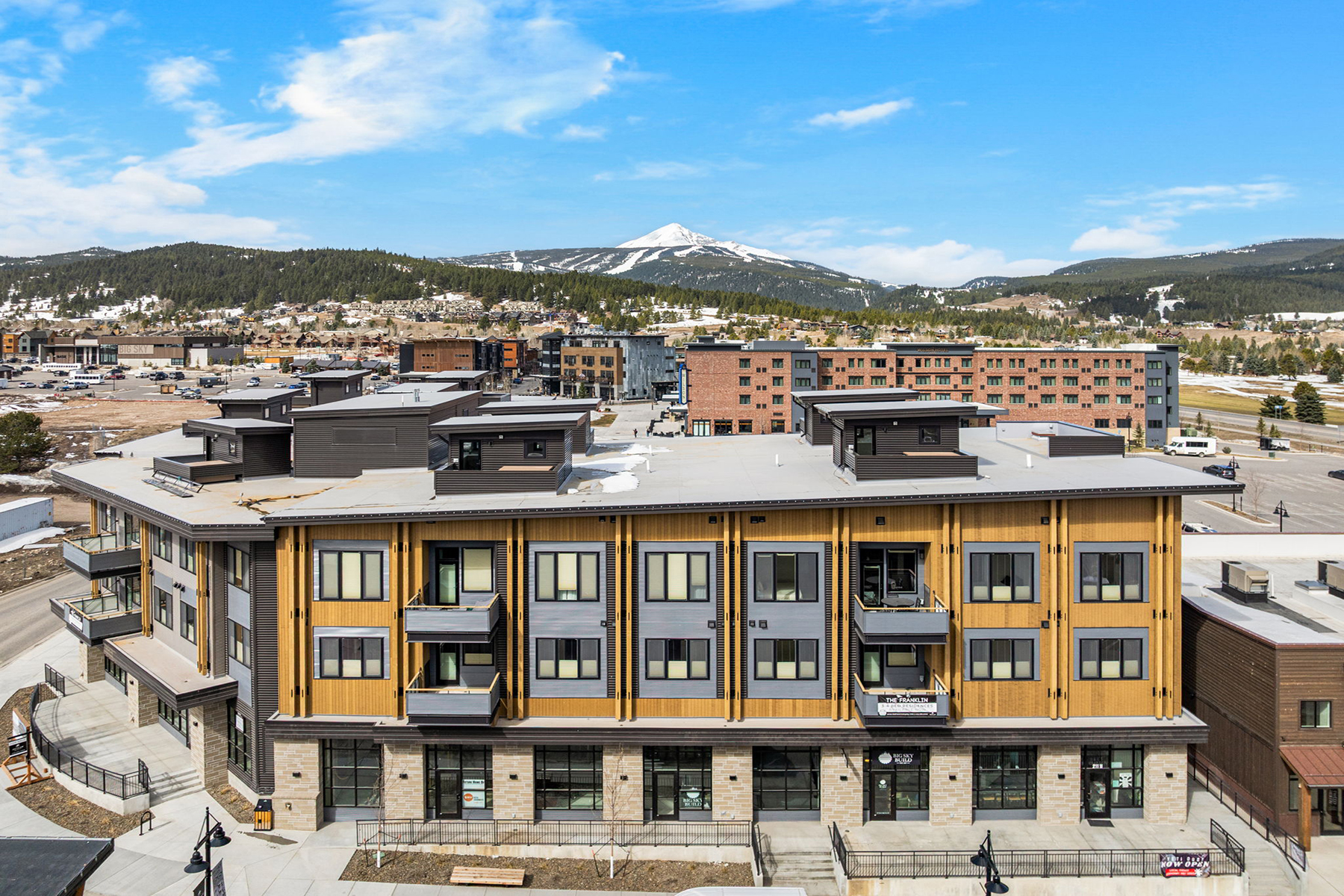  211 Town Center Ave, 2A - 物件實景