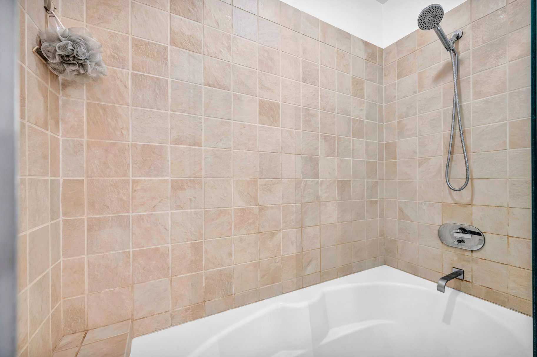  New to Market - 物件實景