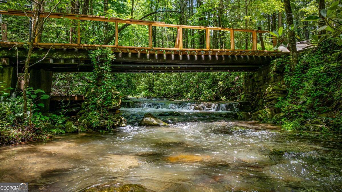 Ellijay, Georgia, 30540, United States, 5 Bedrooms Bedrooms, ,5 BathroomsBathrooms,Residential,For Sale,1868154