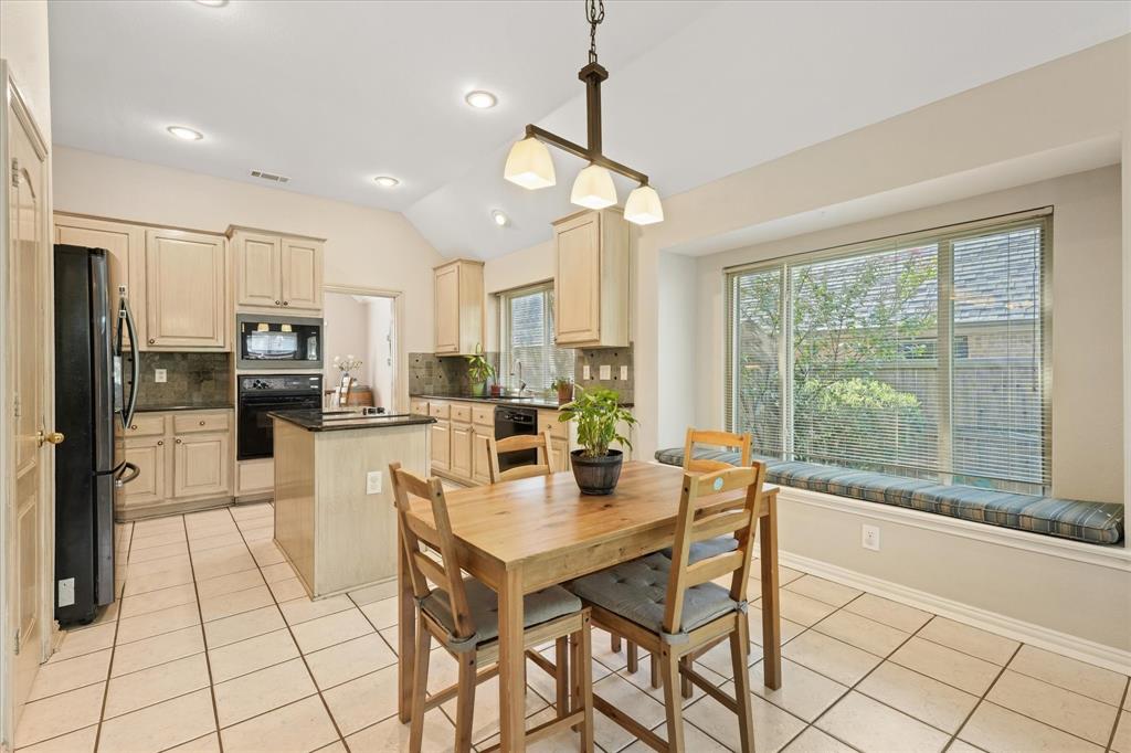 Flower Mound, Texas, 75028, United States, 4 Bedrooms Bedrooms, ,2 BathroomsBathrooms,Residential,For Sale,1974127