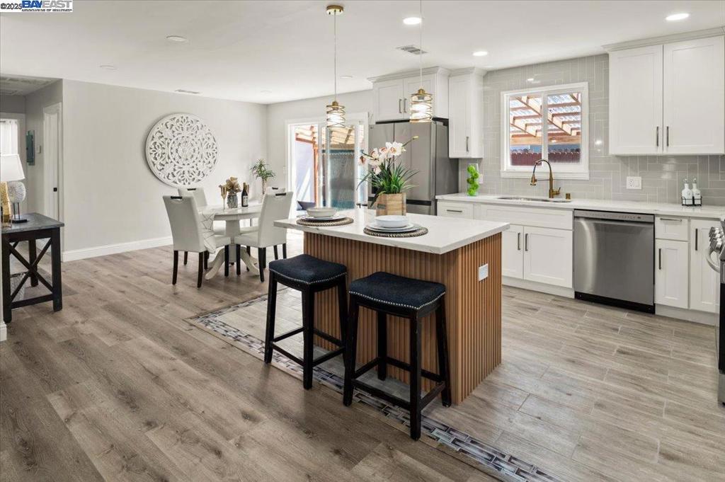 Livermore, California, 94551, United States, 3 Bedrooms Bedrooms, ,2 BathroomsBathrooms,Residential,For Sale,1974358