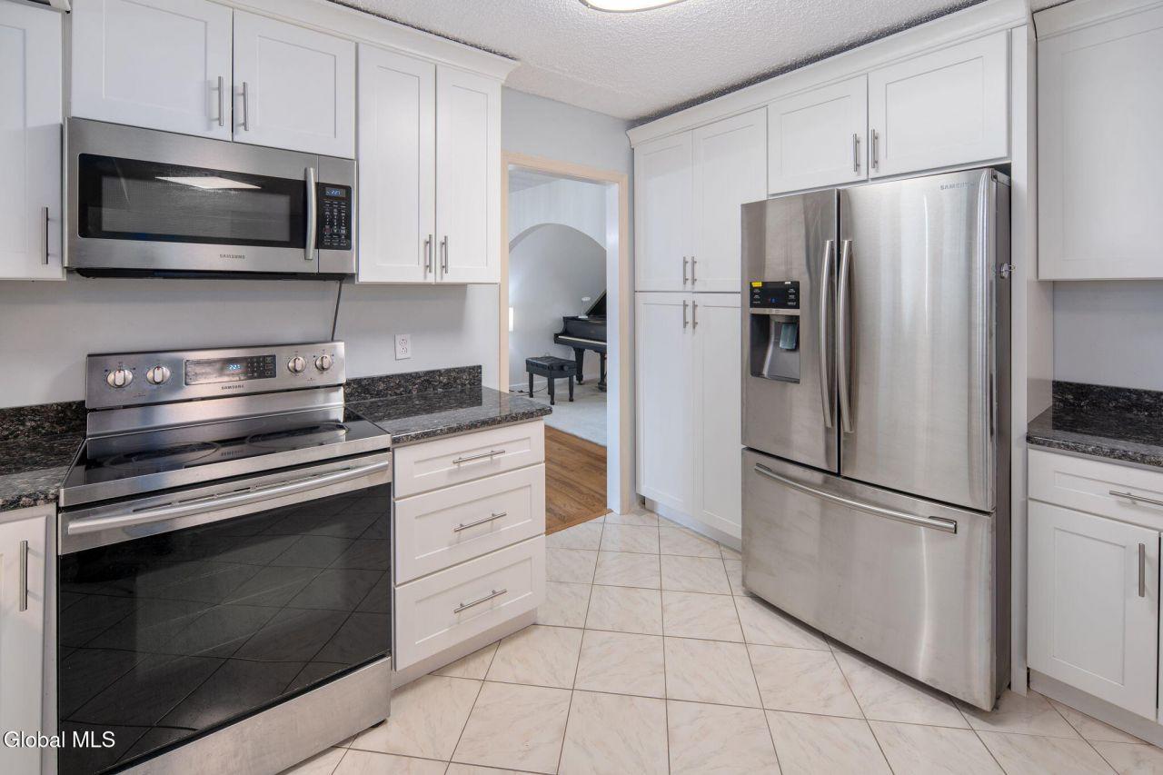 Guilderland, New York, 12303, United States, 4 Bedrooms Bedrooms, ,3 BathroomsBathrooms,Residential,For Sale,1891767