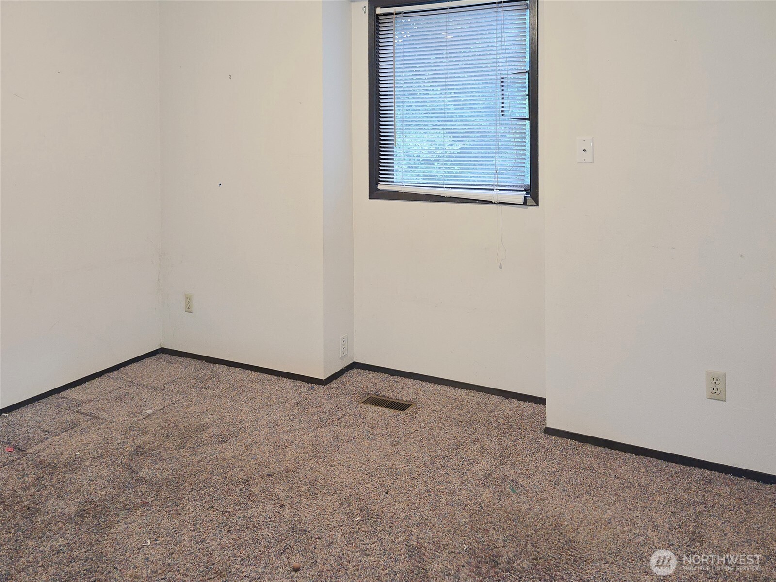 Oak Harbor, Washington, 98277, United States, 3 Bedrooms Bedrooms, ,2 BathroomsBathrooms,Residential,For Sale,1868757
