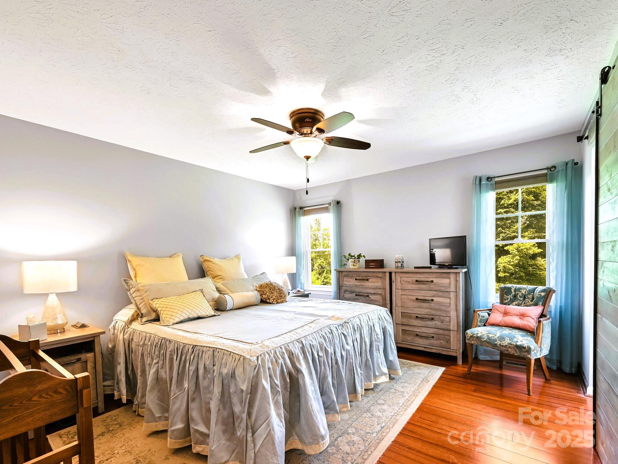 Hendersonville, North Carolina, 28739, United States, 3 Bedrooms Bedrooms, ,3 BathroomsBathrooms,Residential,For Sale,1890960