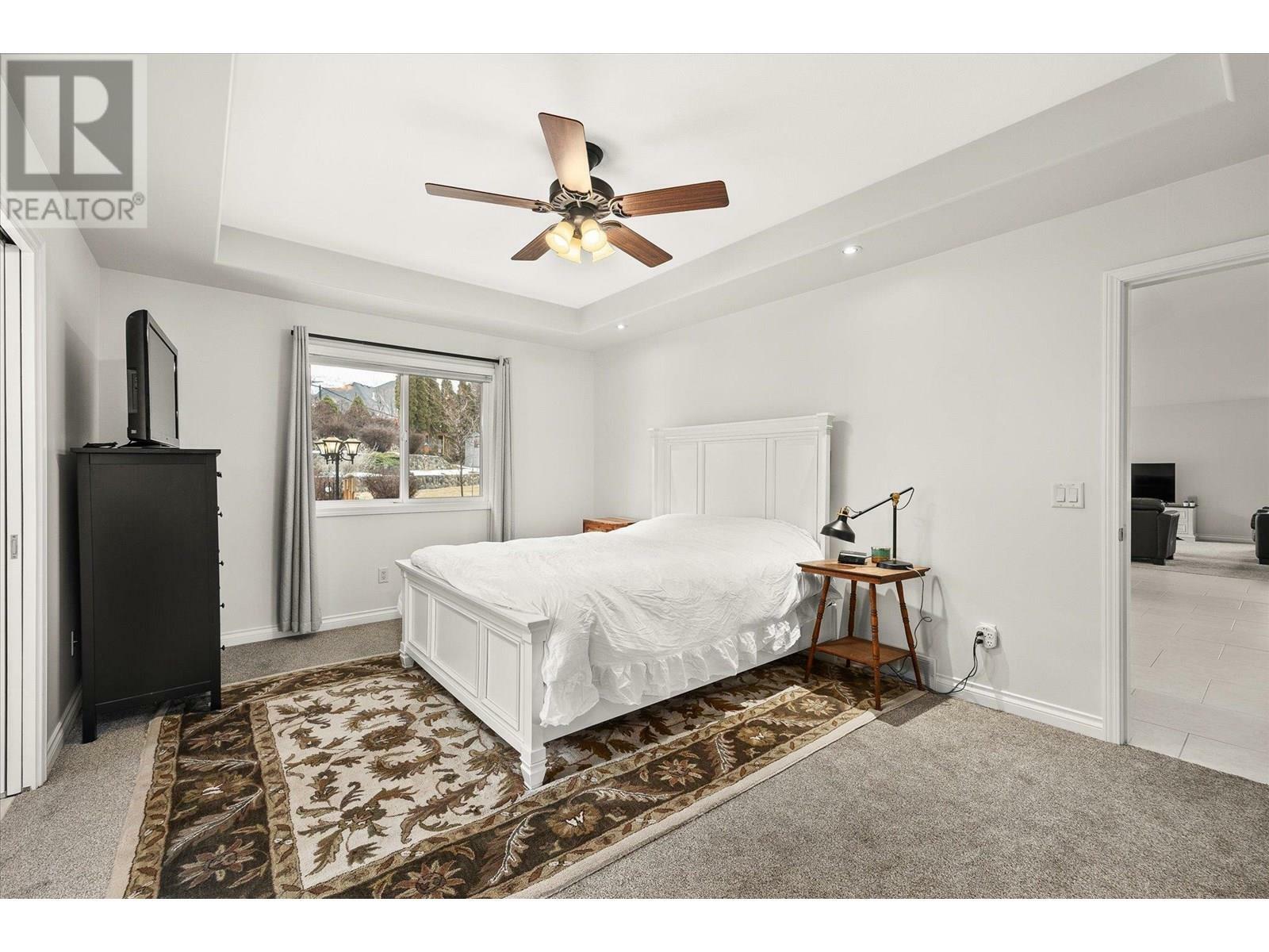 KELOWNA, British Columbia, V1W 4K9, CA, 4 Bedrooms Bedrooms, ,3 BathroomsBathrooms,Residential,For Sale,1865422