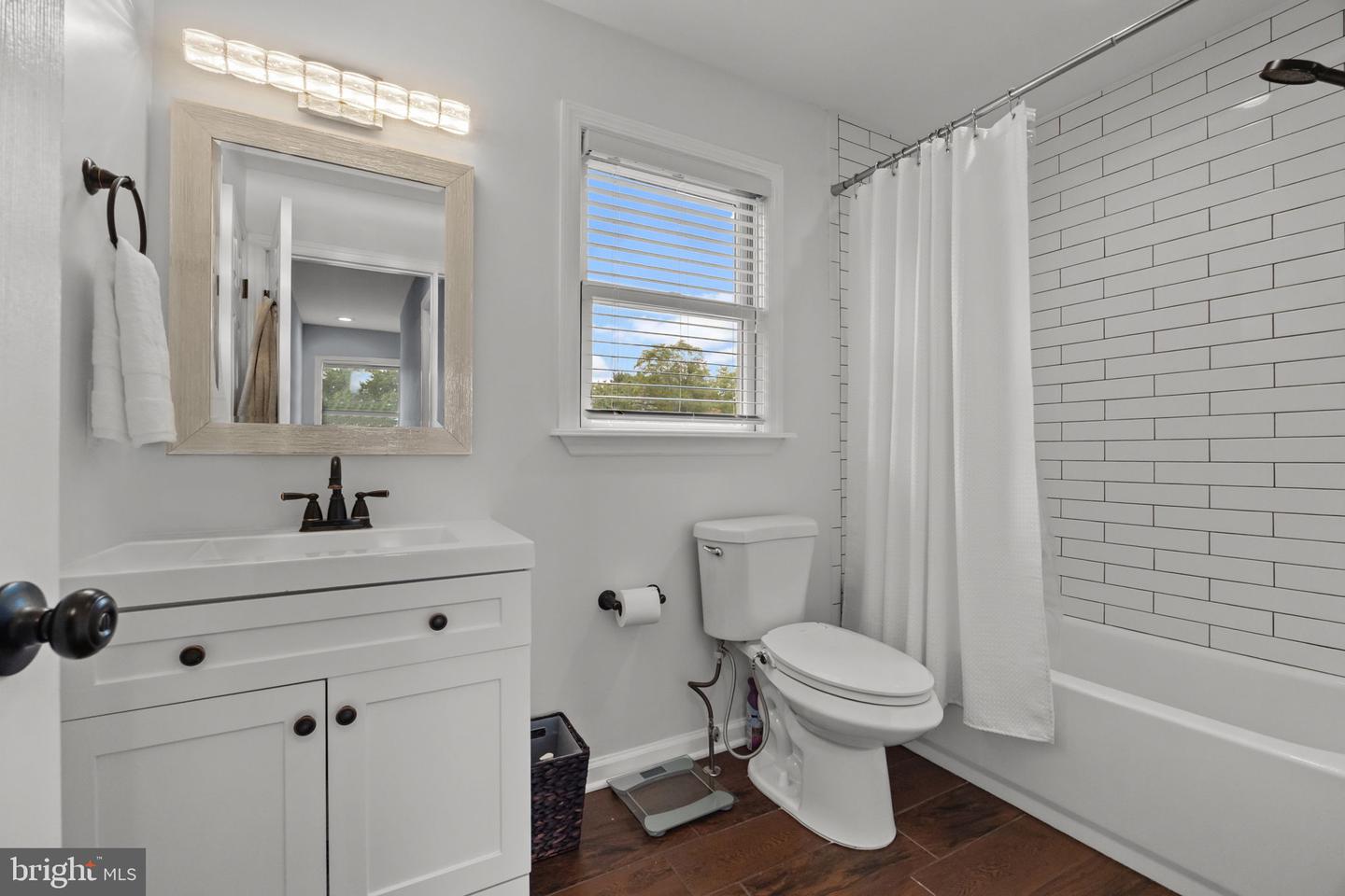 Pennington, New Jersey, 08534, United States, 4 Bedrooms Bedrooms, ,2 BathroomsBathrooms,Residential,For Sale,1940207