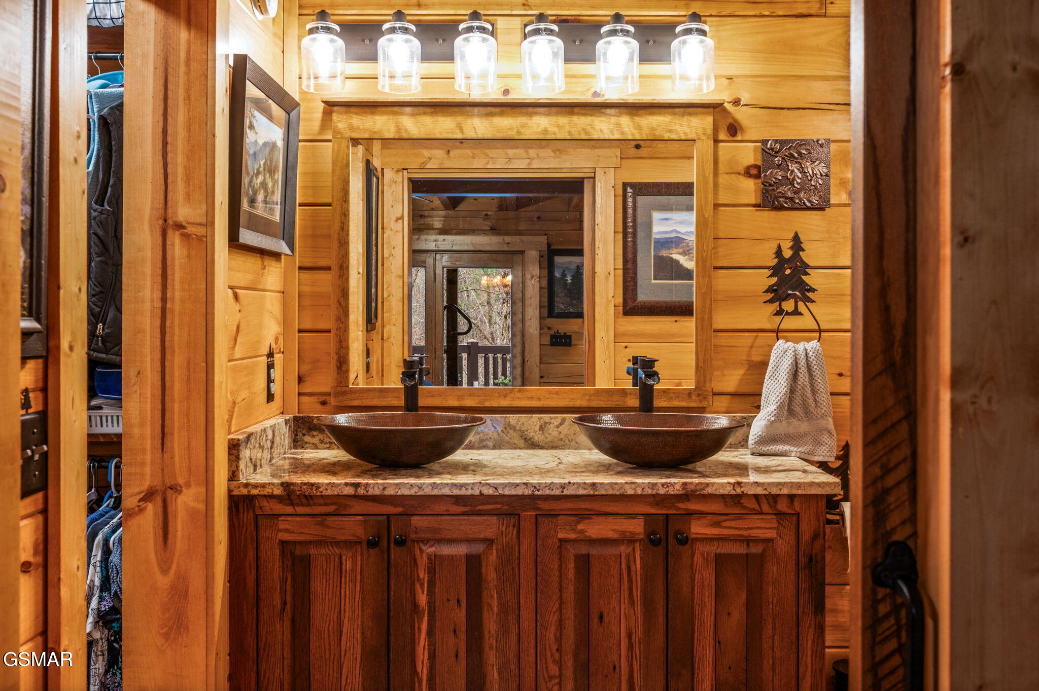 Walland, Tennessee, 37886, United States, 3 Bedrooms Bedrooms, ,4 BathroomsBathrooms,Residential,For Sale,2008541
