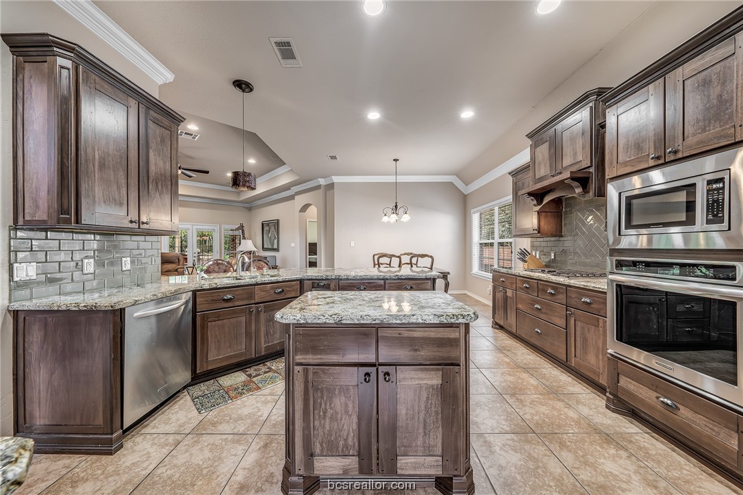 3200 Walnut Creek Court, Bryan, Texas, 77807, United States, 2 Bedrooms Bedrooms, ,3 BathroomsBathrooms,Residential,For Sale,3200 Walnut Creek Court,1663308