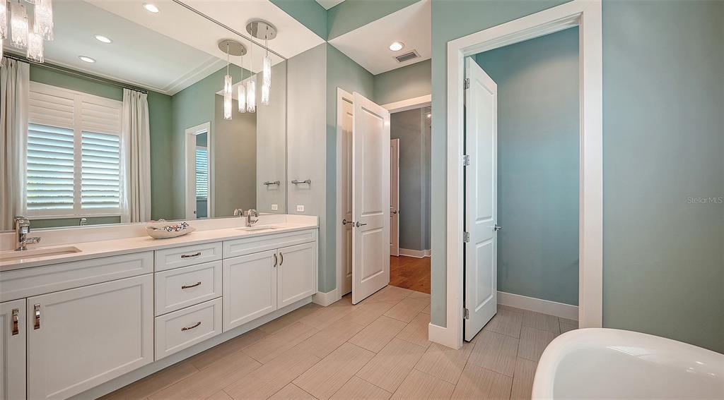 Sarasota, Florida, 34241, United States, 3 Bedrooms Bedrooms, ,3 BathroomsBathrooms,Residential,For Sale,1997346