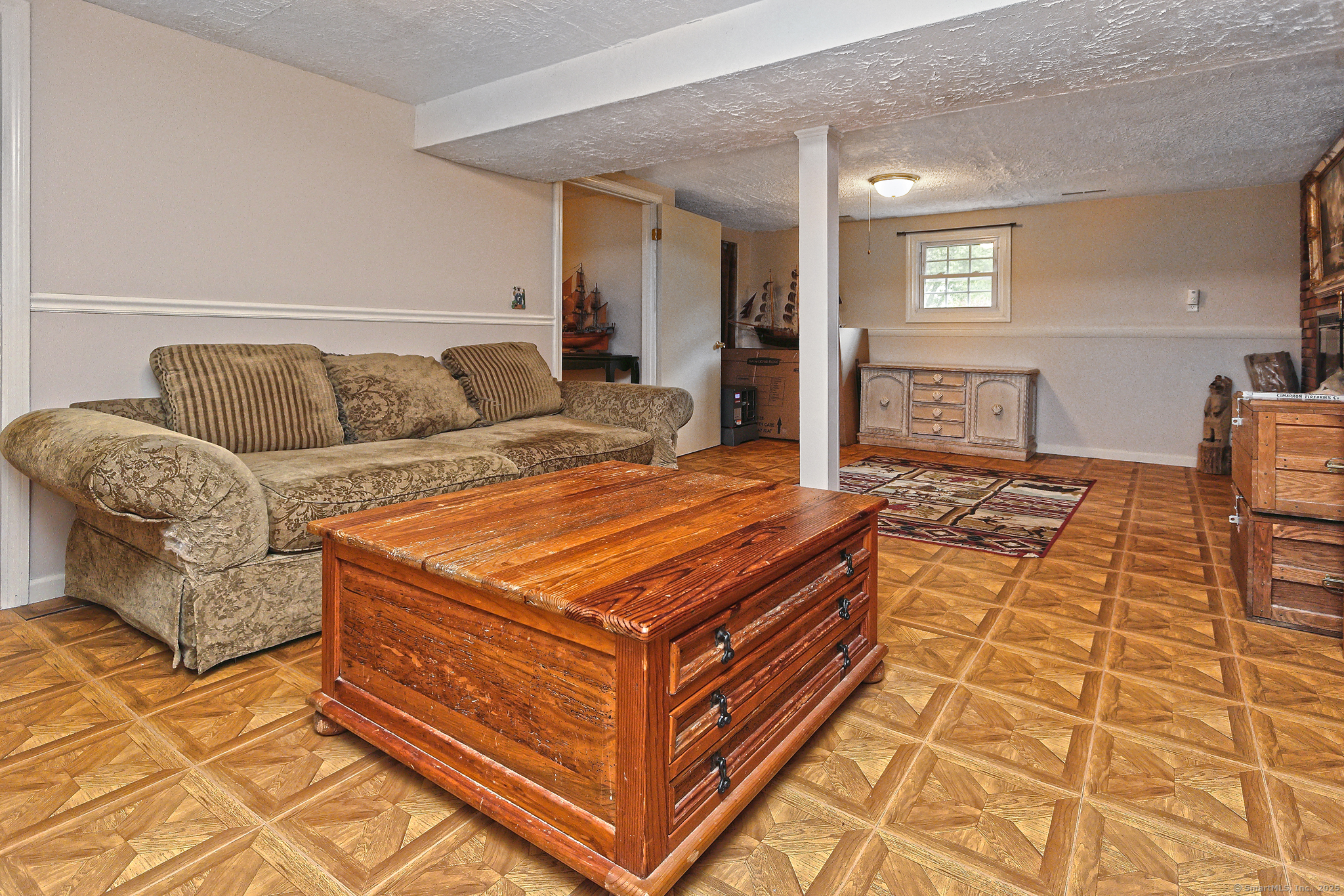 Milford, Connecticut, 06460, United States, 3 Bedrooms Bedrooms, ,3 BathroomsBathrooms,Residential,For Sale,1933259