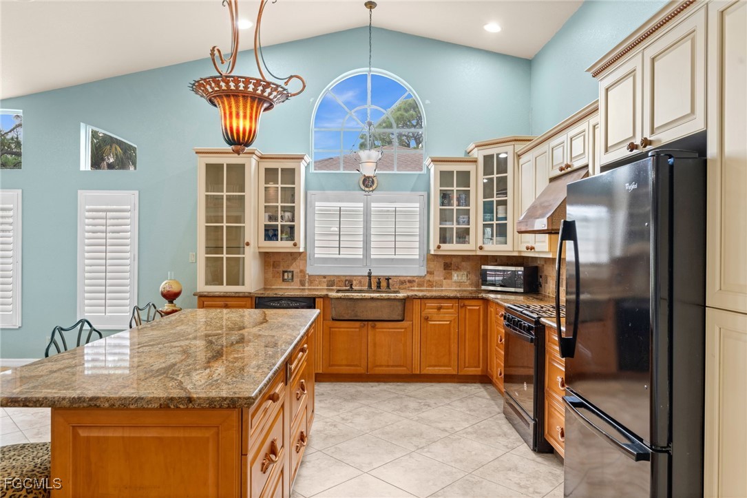 North Fort Myers, Florida, 33903, United States, 4 Bedrooms Bedrooms, ,5 BathroomsBathrooms,Residential,For Sale,1979747