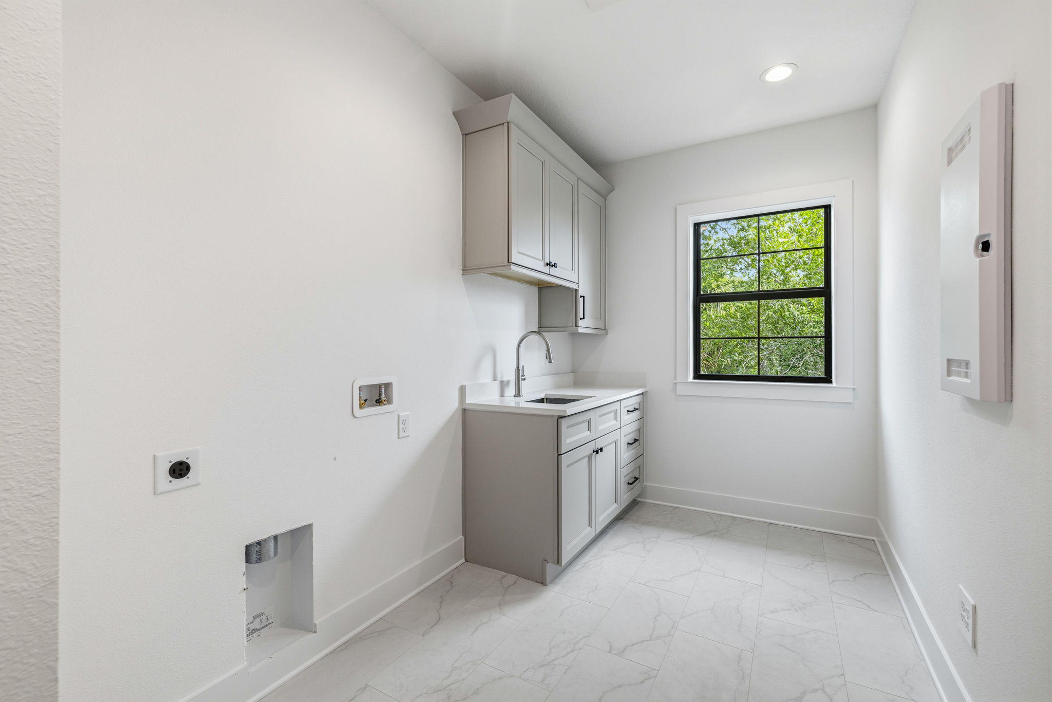 Tampa, Florida, 33611, United States, 4 Bedrooms Bedrooms, ,4 BathroomsBathrooms,Residential,For Sale,2009743